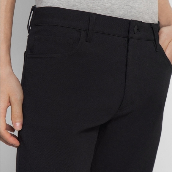 New Theory Slim-Fit Five-Pocket Pant in Stretch Cotton Twill - Picture 3 of 10